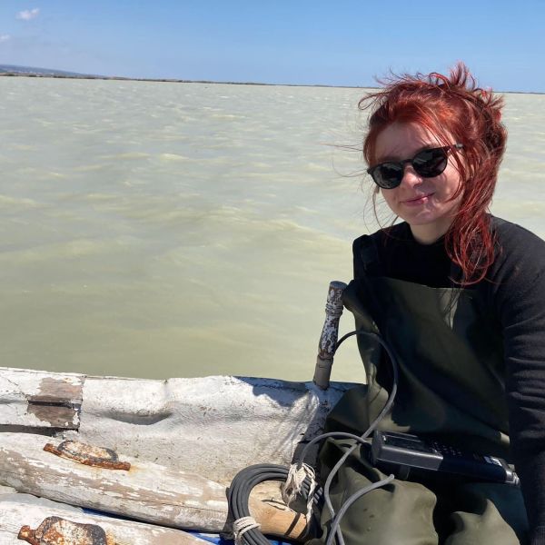 Meltem at a body of water conducting research