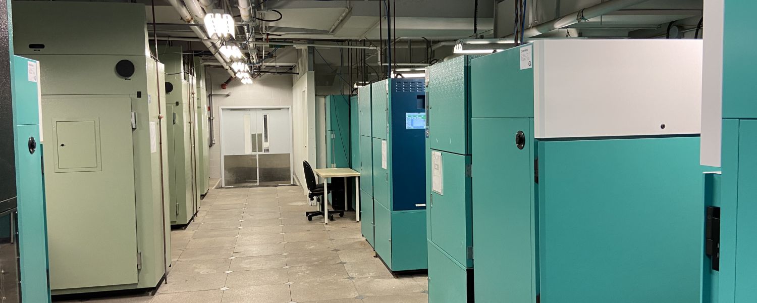 Queen's Phytotron Growth Chambers