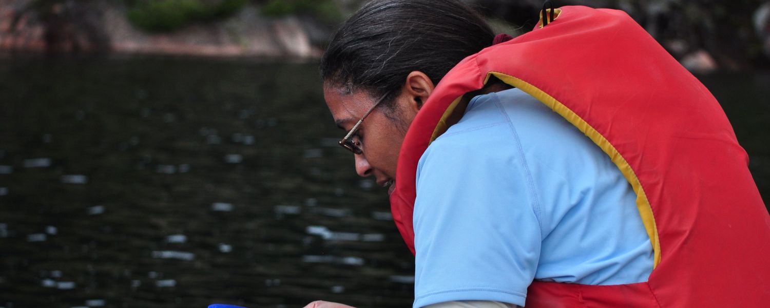 Shakira studying a sample